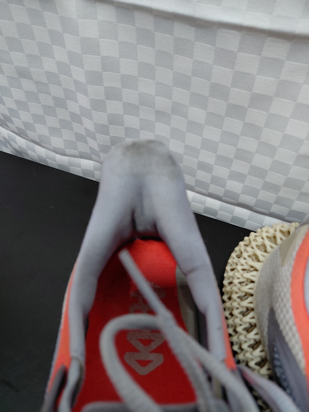 Adidas Men's Light Gray Running Shoes with Coral Accents - Picture 3 of 8